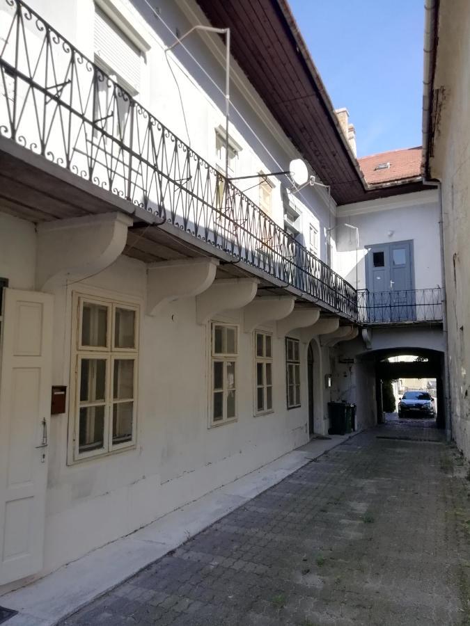 Апартаменты Via Tokaj Vendeghaz Шаторальяуйхей Экстерьер фото